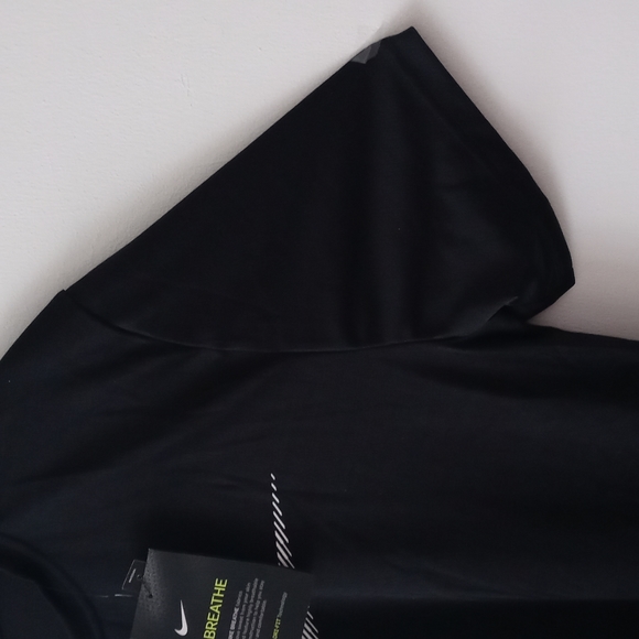 BRAND NEW NIKE MENS TRAINING TEE - Picture 6 of 12